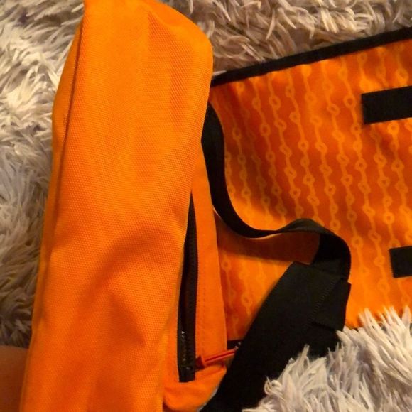 NWOT Kukuxumusu Insignia MessangerBag/Book Bag/Computer Bag/Carry All/Travel Bag - Picture 13 of 16